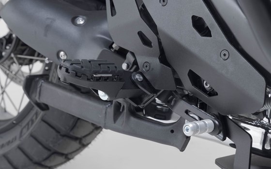 ION Fußrasten-Kit. Schwarz. Aprilia-, BMW-, Suzuki- Modelle. - Bild 3
