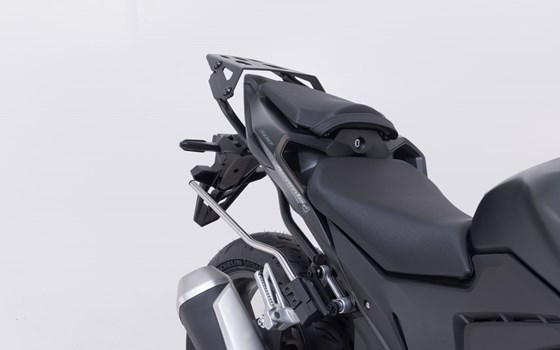 STREET-RACK Gepäckträger. Schwarz. Honda CB500 Hornet (23-), CBR500R (23-). - Bild 2 STREET-RACK Gepäckträger. Schwarz. Honda CB500 Hornet (23-), CBR500R (23-). - Bild 2