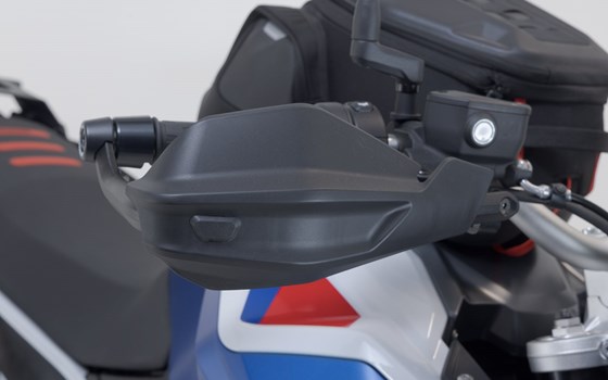 Adventure Handprotektoren-Kit. Schwarz. R 1250 GS/Adv. (18-), F 800/900 GS (23-). - Bild 4