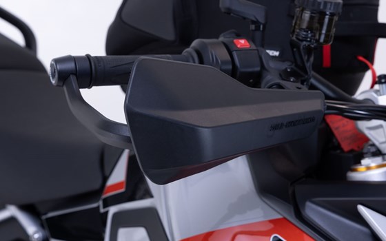 Sport Handprotektoren-Kit. Schwarz. Befestigung am Lenker-Innengewinde 6/8mm. - Bild 4 Sport Handprotektoren-Kit. Schwarz. Befestigung am Lenker-Innengewinde 6/8mm. - Bild 4