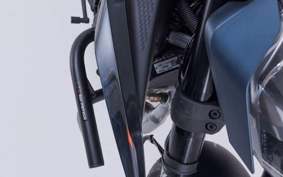 Sturzbügel. Schwarz. 125/390 Duke (23-), Svartpil/Vitpil 401. - Bild 4