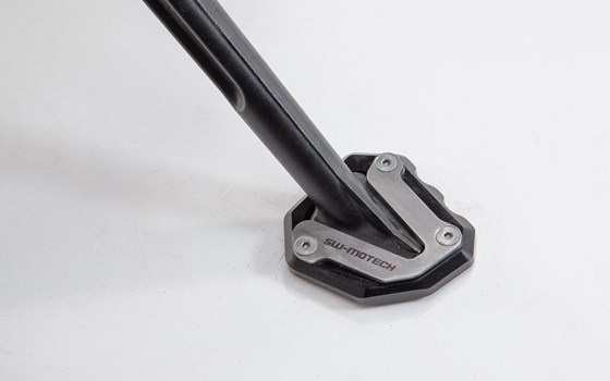 Seitenständerfuß-Verbreiterung. Schwarz/Silbern. 790/ 890/ 990 Duke, Svartpil 801. - Bild 2