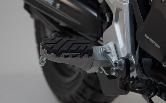 ION Fußrasten-Kit. Silbern. Yamaha Ténéré 700 Modelle (19-). - Bild 2