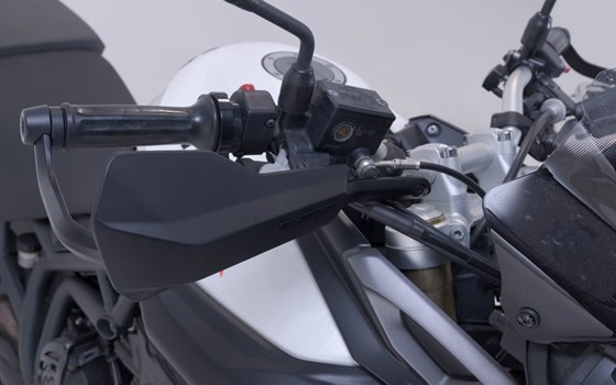 Sport Handprotektoren-Kit. Schwarz. Tiger 800/XC/XR, Tiger 1200/XC/XR. - Bild 3 Sport Handprotektoren-Kit. Schwarz. Tiger 800/XC/XR, Tiger 1200/XC/XR. - Bild 3