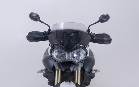Adventure Handprotektoren-Kit. Schwarz. Tiger 800/XC/XR, Tiger 1200/XC/XR. - Bild 2 Adventure Handprotektoren-Kit. Schwarz. Tiger 800/XC/XR, Tiger 1200/XC/XR. - Bild 2