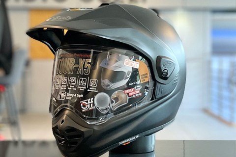 Marke: Arai Artikelname: Arai Tour-X5 Frost Black