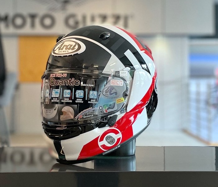 Arai Quantic Space Red