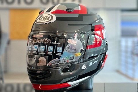 Marke: Arai Artikelname: Arai Quantic Abstract Red