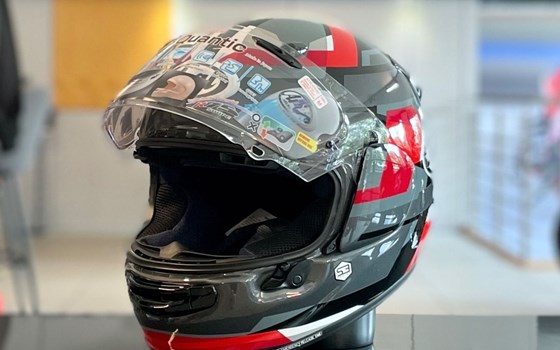Arai Quantic Abstract Red - Bild 2