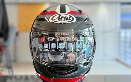 Arai Quantic Abstract Red - Bild 3