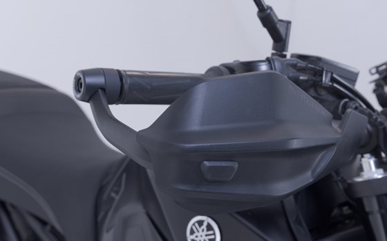 Adventure Handprotektoren-Kit. Schwarz. Yamaha MT-07, Voge 300 Rally. - Bild 3