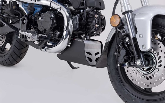 Motorschutz. Schwarz/Silbern. Honda Dax 125 (22-). - Bild 2