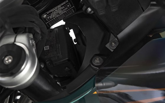 Cockpitblende R 1300 GS - schwarz - Ohne Zusatz Bordsteckdose - Bild 2