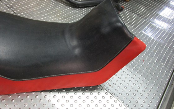 Katana 650 Originalsitzbank in sehr gutem Zustand - Bild 5 Katana 650 Originalsitzbank in sehr gutem Zustand - Bild 5