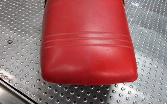 Katana 650 Originalsitzbank in sehr gutem Zustand - Bild 6 Katana 650 Originalsitzbank in sehr gutem Zustand - Bild 6