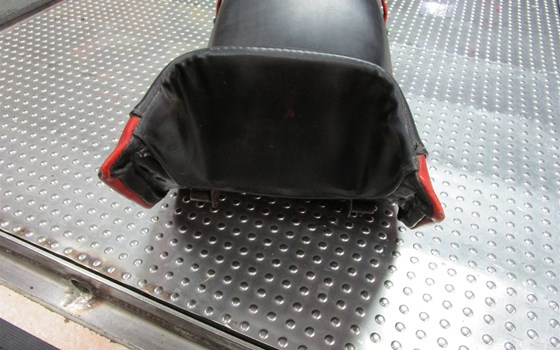 Katana 650 Originalsitzbank in sehr gutem Zustand - Bild 7 Katana 650 Originalsitzbank in sehr gutem Zustand - Bild 7