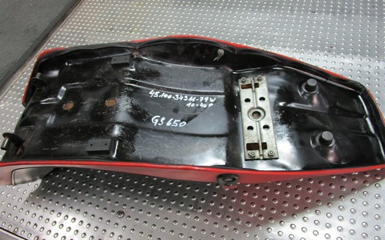 Katana 650 Originalsitzbank in sehr gutem Zustand - Bild 8 Katana 650 Originalsitzbank in sehr gutem Zustand - Bild 8