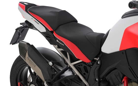 Fahrersitzbank AKTIVKOMFORT mit Sitzheizung Multistrada V4 - schwarz-rot - Standard - Bild 3