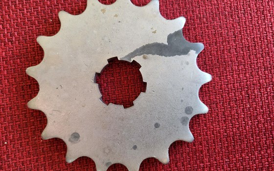 Absolut neues Kettenritzel aus Stahl, 17 Zähne, für 5/8` x 3/8` Kette (Kettentyp 530) - Bild 2