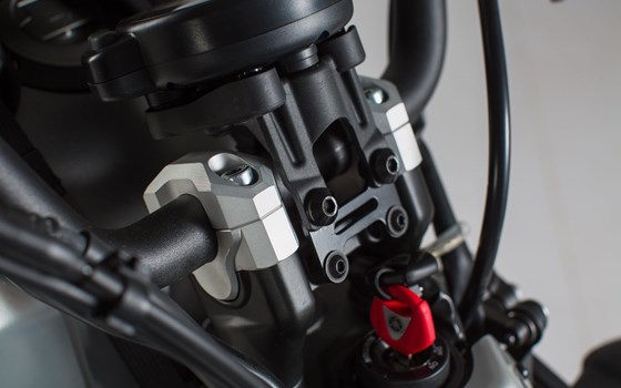 Lenkererhöhung. H=20 mm. Schwarz. Yamaha XSR700 (15-20). - Bild 1