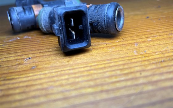 Ducati Hypermotard 1100 EVO SP 2010 Einspritzdüse Injektor Düse - Bild 5