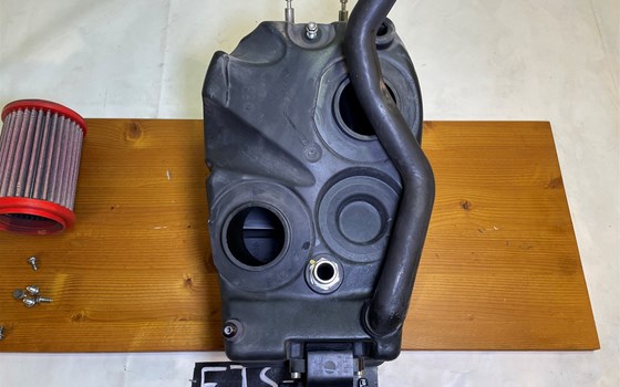 Ducati Hypermotard 1100 EVO SP 2010 Luftfilterkasten BMC Airbox - Bild 8