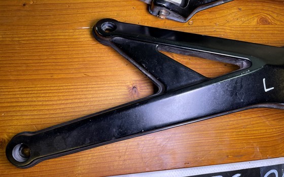 Ducati Hypermotard 1100 EVO SP 2010 Fußrasten Soziusfußrasten - Bild 2