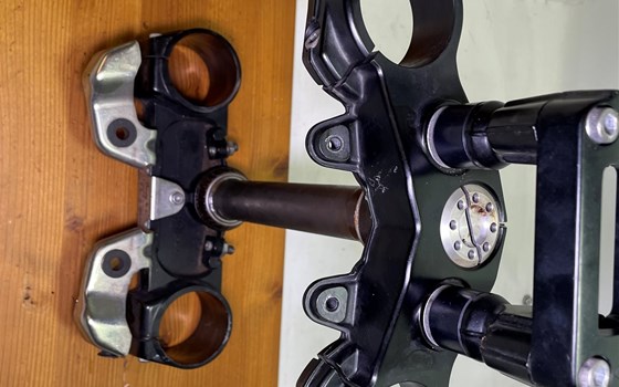 Ducati Hypermotard 1100 EVO SP 2010 Gabelbrücke oben unten - Bild 8