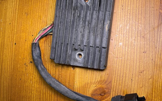 Ducati Hypermotard 1100 EVO SP 2010 Regler Gleichrichter LIMA - Bild 2