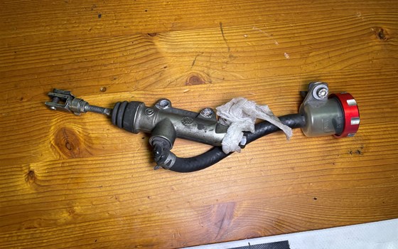 Ducati Hypermotard 1100 EVO SP 2010 Bremspumpe hinten - Bild 4