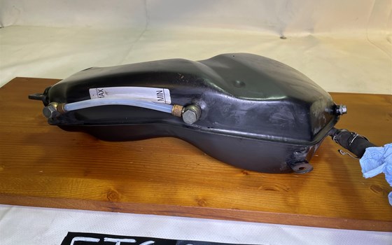 Aprilia RSV 1000 Tuono RP 2003 Öltank Tank Ölbehälter - Bild 2