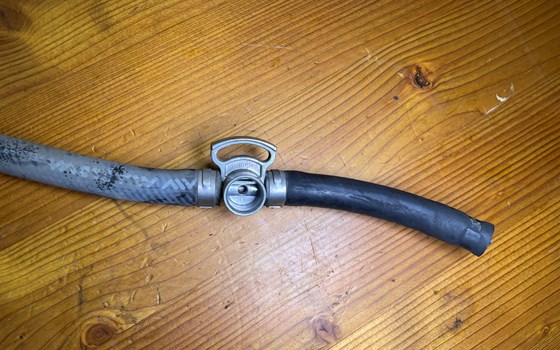 Ducati Hypermotard 1100 EVO SP 2010 Benzinleitung Kraftstoff - Bild 5