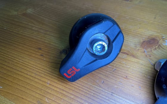 Aprilia RSV 1000 Tuono RP 2003 LSL Sturzpads - Bild 4