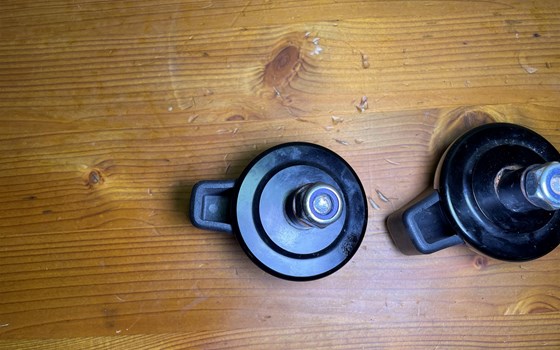 Aprilia RSV 1000 Tuono RP 2003 LSL Sturzpads - Bild 5