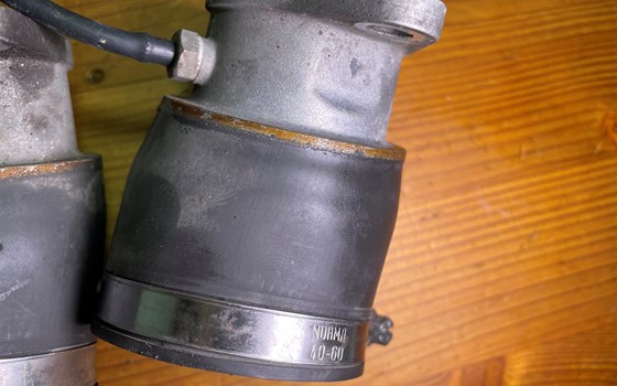 Ducati Hypermotard 1100 EVO SP 2010 Ansaugstutzen Ansauggummis - Bild 4