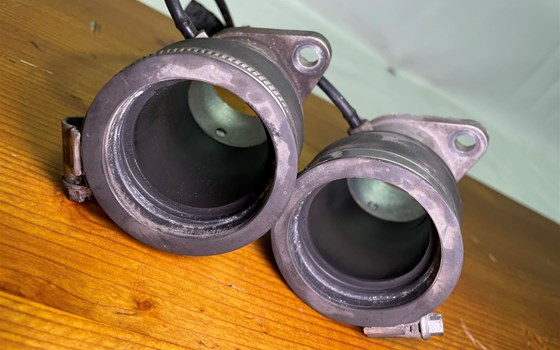 Ducati Hypermotard 1100 EVO SP 2010 Ansaugstutzen Ansauggummis - Bild 5