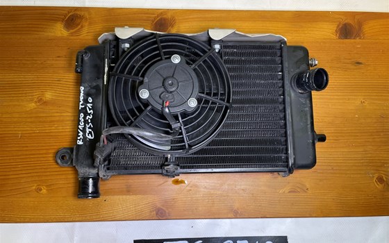 Aprilia RSV 1000 Tuono RP 2003 Wasserkühler rechts Kühler Lüfter - Bild 7