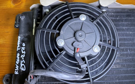 Aprilia RSV 1000 Tuono RP 2003 Wasserkühler rechts Kühler Lüfter - Bild 8