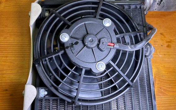 Aprilia RSV 1000 Tuono RP 2003 Wasserkühler Kühler links Lüfter - Bild 9