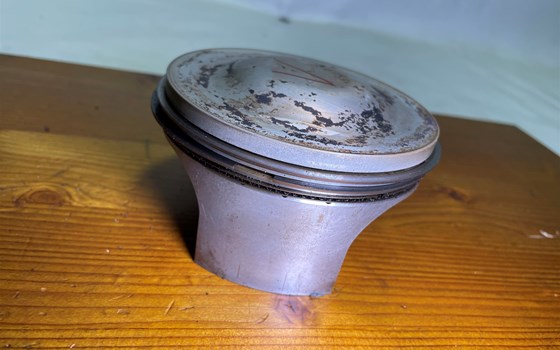 Ducati Hypermotard 1100 EVO SP 2010 Zylinder Kolben vorne Motor - Bild 3