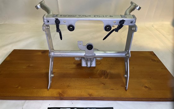 Aprilia RSV 1000 Tuono RP 2003 Verkleidungshalterung Kanzel - Bild 3