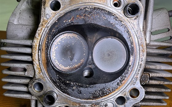 Ducati Hypermotard 1100 EVO SP 2010 Zylinderkopf Nockenwelle vorn - Bild 15