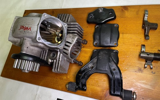 Ducati Hypermotard 1100 EVO SP 2010 Zylinderkopf Nockenwelle vorn - Bild 7