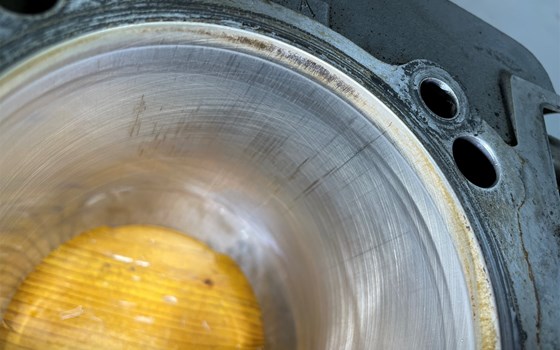 Ducati Hypermotard 1100 EVO SP 2010 Zylinder Kolben hinten - Bild 12