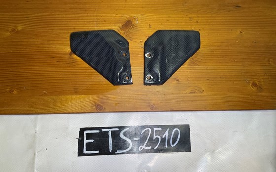 Aprilia RSV 1000 Tuono RP 2003 Fußrastenblech Carbon links rechts - Bild 1