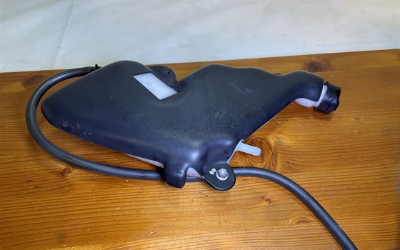 Aprilia RSV 1000 Tuono RP 2003 Ausgleichsbehälter Wasserbehälter - Bild 3