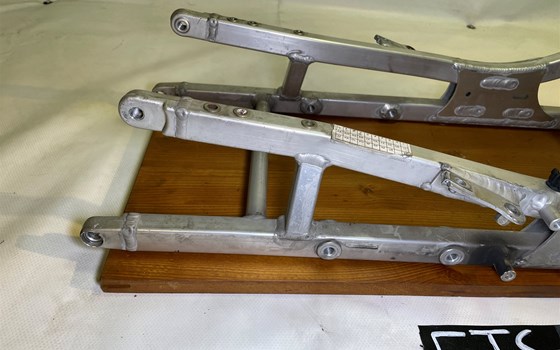 Aprilia RSV 1000 Tuono RP 2003 Heckrahmen Rahmen hinten - Bild 4