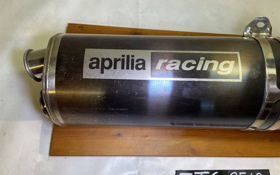 Aprilia RSV 1000 Tuono RP 2003 Endtopf Auspuff Abgasanlage - Bild 4 Aprilia RSV 1000 Tuono RP 2003 Endtopf Auspuff Abgasanlage - Bild 4