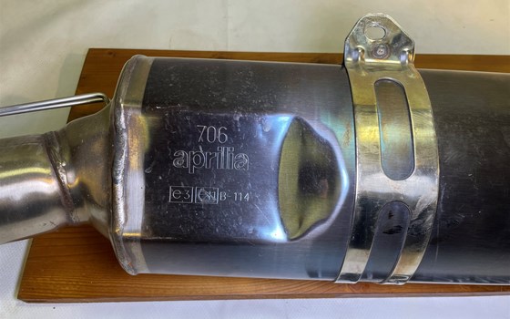Aprilia RSV 1000 Tuono RP 2003 Endtopf Auspuff Abgasanlage - Bild 9 Aprilia RSV 1000 Tuono RP 2003 Endtopf Auspuff Abgasanlage - Bild 9
