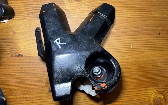 KTM 950 SM LC8 Supermoto Rahmenschutz Verkleidung - Bild 2 KTM 950 SM LC8 Supermoto Rahmenschutz Verkleidung - Bild 2